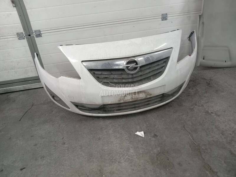 prednji branik kpl meriva b za Opel Meriva od 2009. do 2014. god.