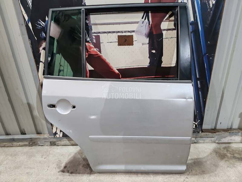 Zadnja Desna vrata za Volkswagen Touran od 2003. do 2009. god.