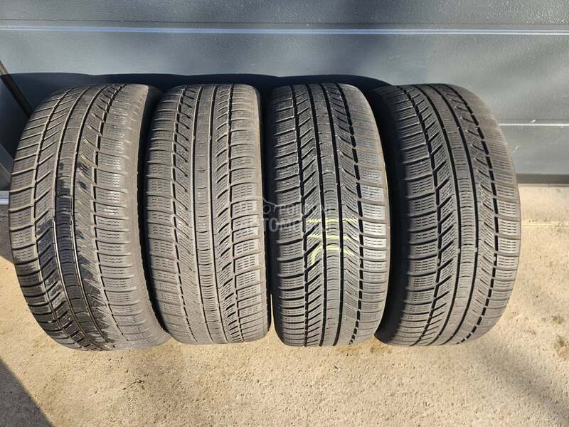 Continental 245/45 R18 Zimska