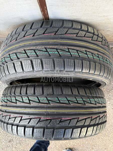 Nankang 215/40 R17 Zimska