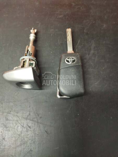 Uložak spoljne brave za Toyota Auris, Avensis, Verso od 2013. do 2020. god.