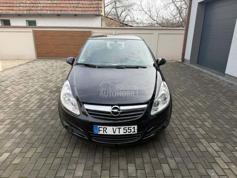 Hauba crna Z 20 R za Opel Corsa D od 2006. do 2012. god.