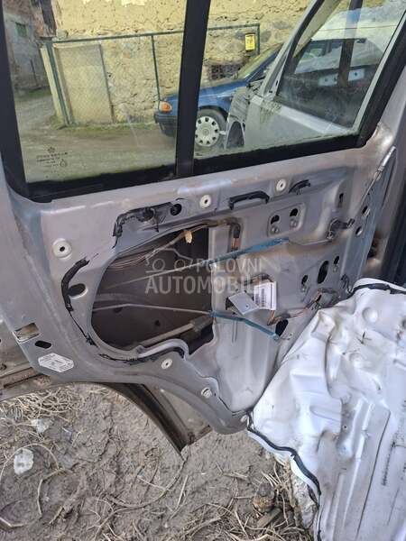 zadnji levi podizac stakla za Jeep Liberty