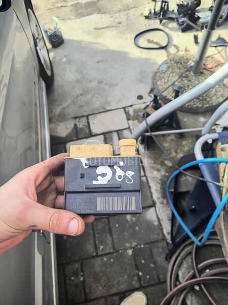 Relej ventilatora za Peugeot 308