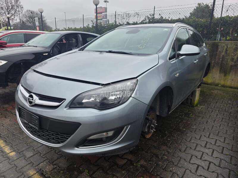 Opel Astra J 2012. god. -  kompletan auto u delovima