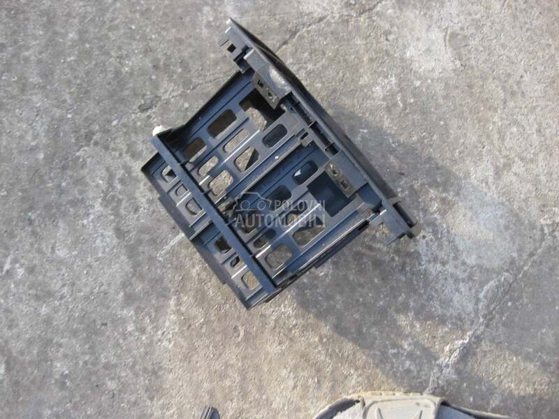 Sredisnja konzola u kabini za Volkswagen Sharan od 2000. do 2010. god.