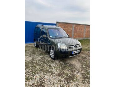 Citroen Berlingo , 3.300 €, 2006. Monovolumen (MiniVan), Dizel | 1560 cm3, 247.000 km, 68kW (92 KS), Manuelni 5 brzina, 4/5 vrata, 5 sedišta, Sremska Mitrovica
