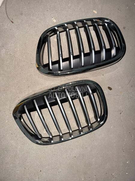 Prednja maska za BMW X1