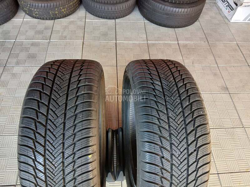 Bridgestone 235/50 R19 Zimska