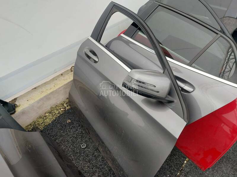 prednja desna vrata za Mercedes Benz GLA Klasa od 2014. do 2019. god.