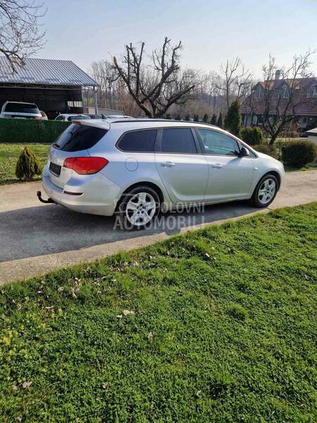 Desno stop svetlo za Opel Astra J od 2009. do 2016. god.