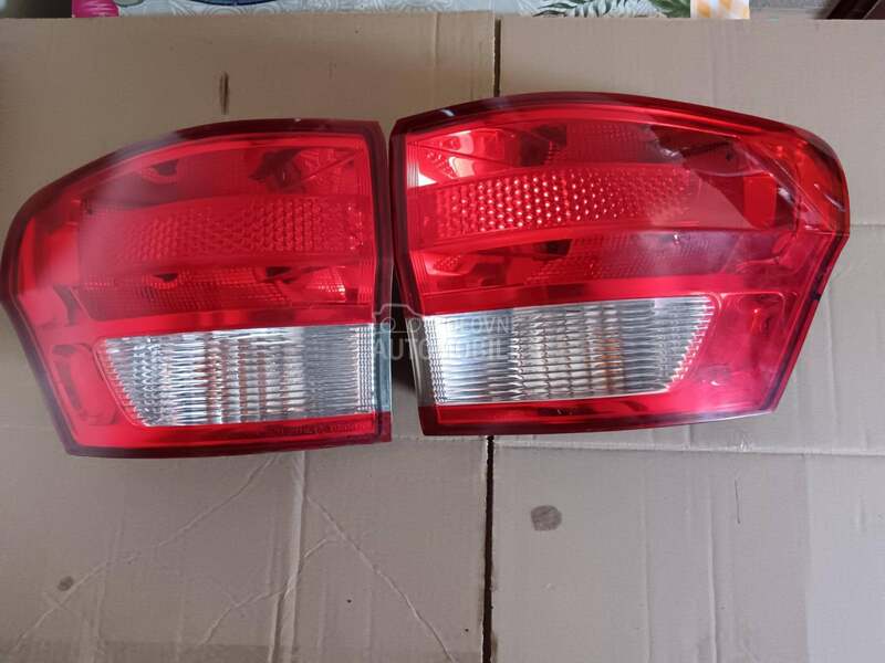 Stop svetla i stop lampe za Jeep Grand Cherokee od 2010. do 2013. god.