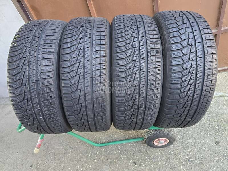 Hankook 235/55 R19 Zimska