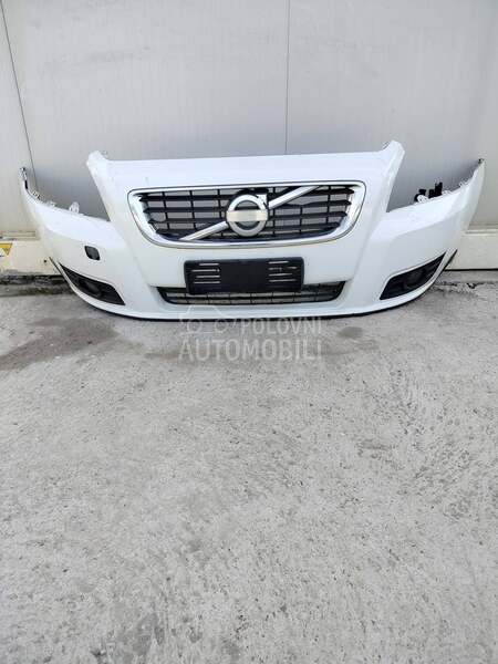 Prednji branik za Volvo V50 od 2003. do 2012. god.
