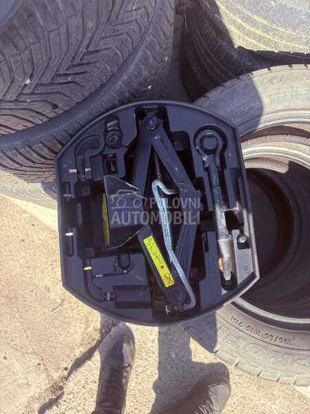 set alata rezervni točak za Peugeot 206, 206 plus, 207 ...