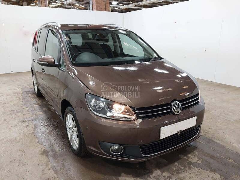 Volkswagen Tiguan 1.6 TDI 2011. god. -  kompletan auto u delovima
