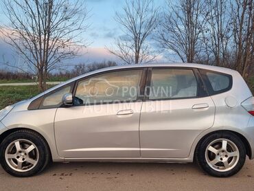 Honda Jazz 1.4i SVAJCARSKA, 4.000 €, 2009. Hečbek, Benzin | 1339 cm3, 194.000 km, 73kW (99 KS), Manuelni 5 brzina, 4/5 vrata, 5 sedišta, Niš