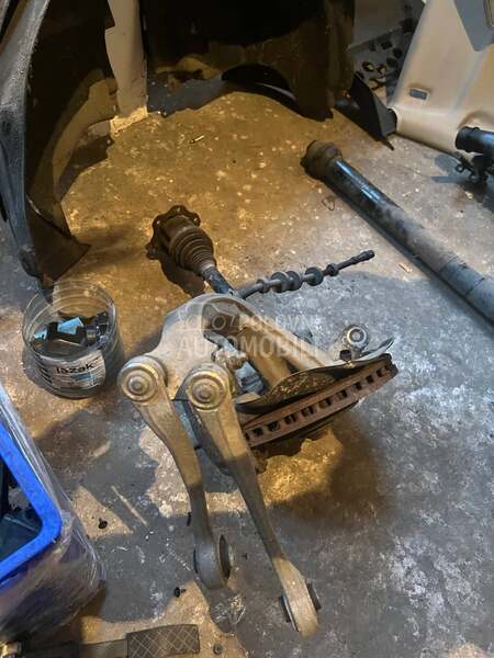 glavcina i poluosovina trap za Audi Q5