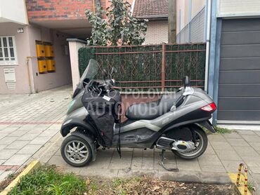 Piaggio MP3 (može zamena), 3.150 €, 2012. , 300 cm3, 40.000 km, 16kW (22 KS), Scooter, Novi Sad