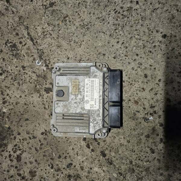 Ecu Kompjuter motora za Volkswagen Golf 5 od 2003. do 2008. god.