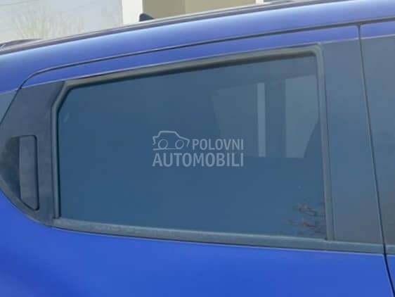 Staklo zadnje desno za Nissan Juke od 2010. do 2019. god.