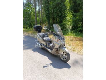 Suzuki Burgman 250, 1.400 €, 2001. , 250 cm3, 62.123 km, 18kW (24 KS), Scooter, Aleksandrovac