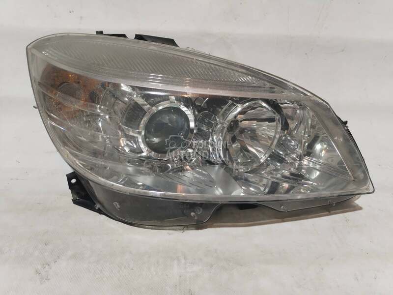 248. Far desni za Mercedes Benz C 180, C 200, C 220 od 2006. do 2012. god.