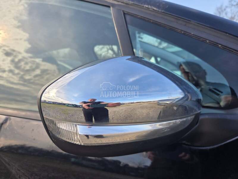 RETROVIZORI za Peugeot 208