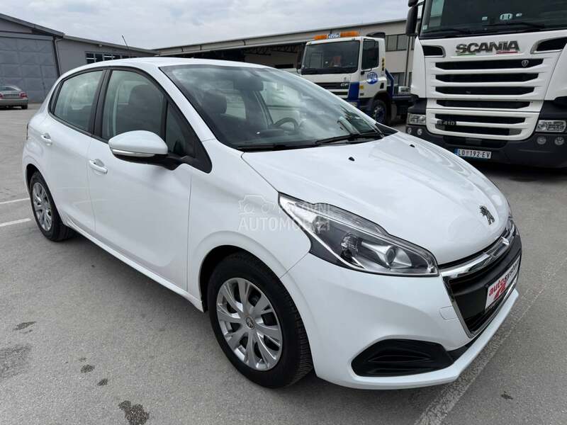 Peugeot 208 2019 photo 3