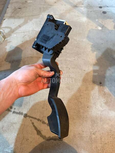 pedala gasa papucica za Opel Corsa E od 2013. do 2020. god.