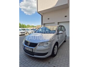 Volkswagen Touran 1.9TDI, 3.650 €, 2007. Monovolumen (MiniVan), Dizel | 1896 cm3, 294.000 km, 77kW (105 KS), Manuelni 6 brzina, 4/5 vrata, 5 sedišta, Vrbas
