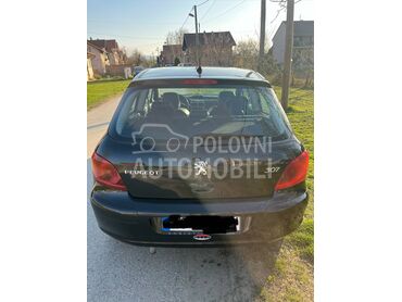 Peugeot 307 PRESENCE, 1.500 €, 2002. Hečbek, Benzin + Gas (TNG) | 1587 cm3, 213.175 km, 80kW (109 KS), Manuelni 5 brzina, 2/3 vrata, 5 sedišta, Novi Sad