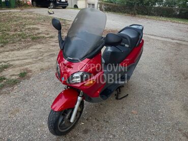 Piaggio X9 125, 990 €, 2002. , 125 cm3, 2.642 km, 12kW (16 KS), Scooter, Aleksinac