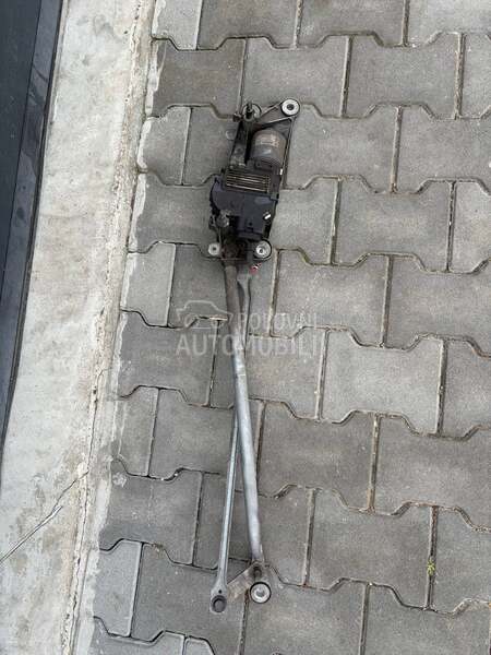 Prednji motor brisaca za Volkswagen Touareg od 2007. do 2010. god.