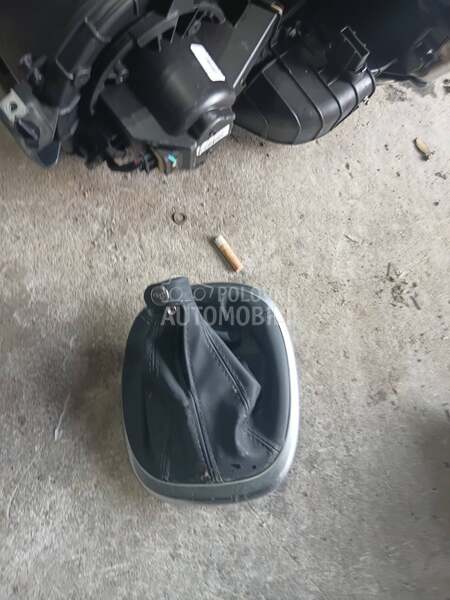 kozica menjaca za Fiat 500L