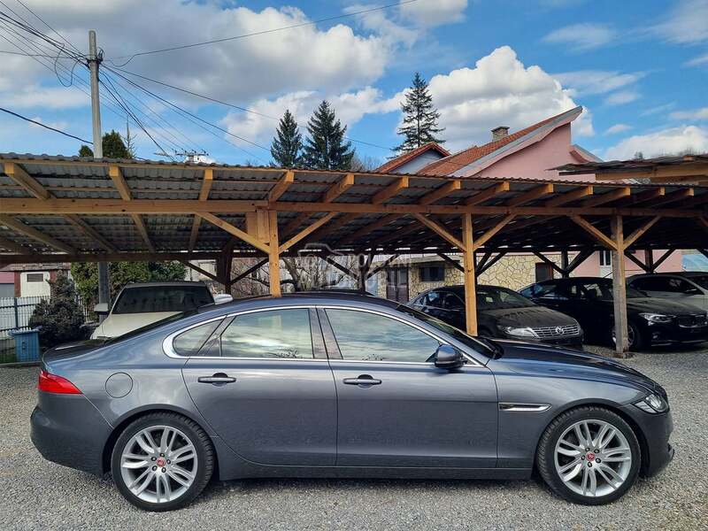 Jaguar Xf 2016 photo 4