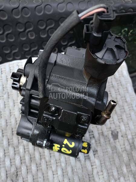 Pumpa motora 2.0 HDI SIEMENS za Citroen C4 Grand Picasso, C4 Picasso od 2006. do 2011. god.