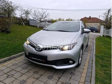 Toyota Auris 1.8 hybrid 2018.god, 13.450 €, 2018. Karavan, Hibridni pogon | 1798 cm3, 203.750 km, 73kW (99 KS), Automatski / poluautomatski, 4/5 vrata, 5 sedišta, Čačak