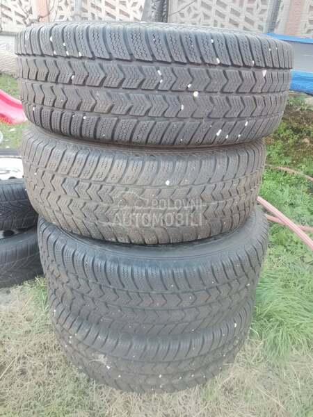 Ostalo 215/65 R16 Zimska
