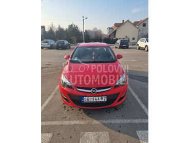 Opel Astra J 1.4 77.500, 7.300 €, 2015. Hečbek, Benzin | 1398 cm3, 77.500 km, 74kW (101 KS), Manuelni 5 brzina, 4/5 vrata, 5 sedišta, Beograd