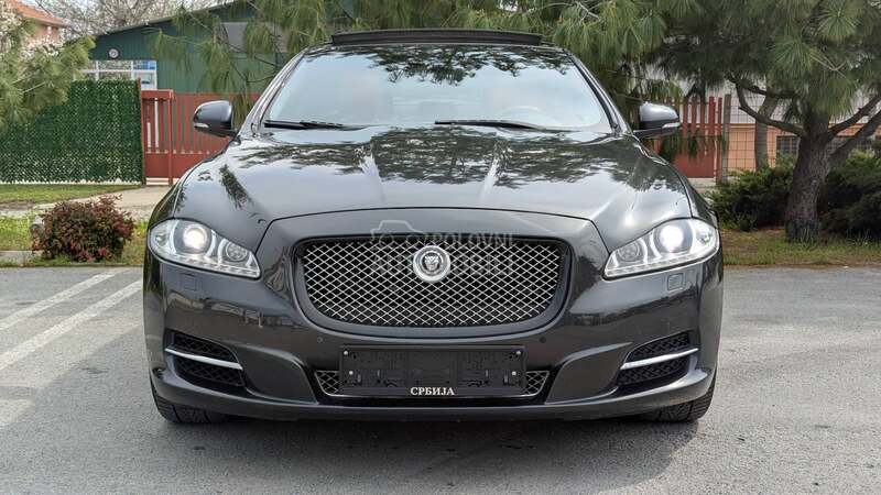 Jaguar Xj 2012 photo 2