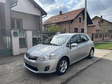 Toyota Auris , 7.200 €, 2010. Hečbek, Hibridni pogon (benzin) | 1798 cm3, 221.000 km, 100kW (136 KS), Automatski / poluautomatski, 4/5 vrata, 5 sedišta, Vrbas