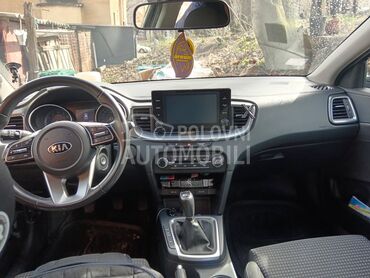 Kia cee`d , 11.000 €, 2021. Hečbek, Benzin | 998 cm3, 50.000 km, 74kW (101 KS), Manuelni 6 brzina, 4/5 vrata, 5 sedišta, Bor
