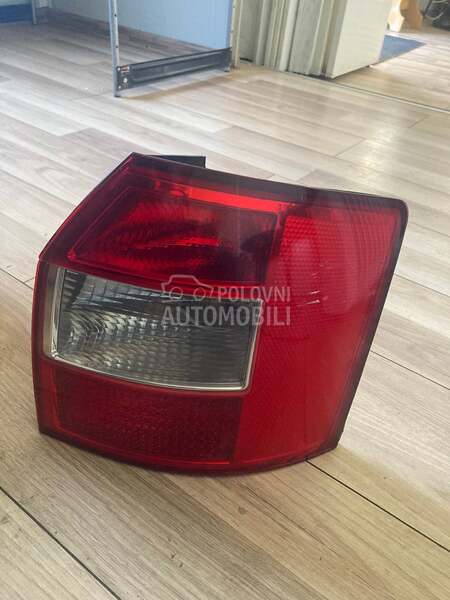 stop desni za Audi A4 od 2000. do 2005. god.