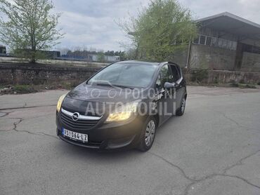 Opel Meriva 1.6, 4.999 €, 2015. Limuzina, Dizel | 1598 cm3, 180.100 km, 70kW (95 KS), Manuelni 6 brzina, 4/5 vrata, 5 sedišta, Vrbas