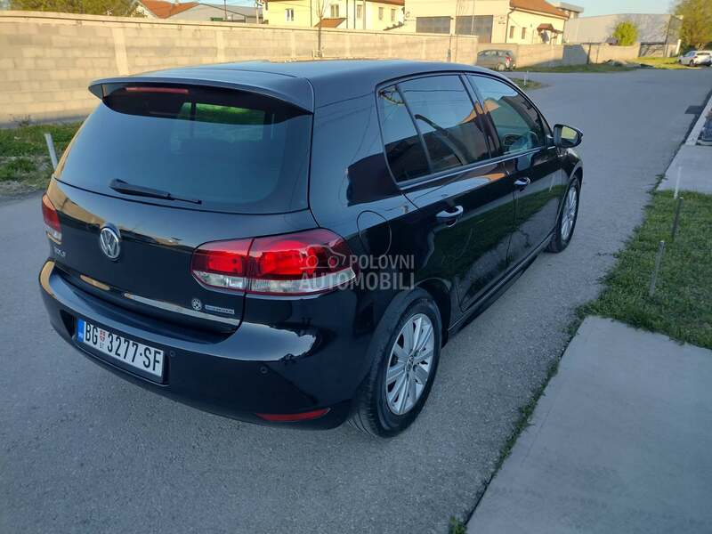 Volkswagen Golf 2010 photo 2