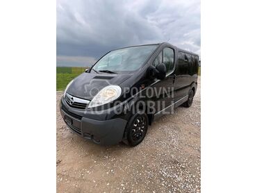 Opel Vivaro 2.0 cdti 980kg, 5.000 €, 2010. , 260.000 km, Dostavni kombi do 3.5t, Dizel, 1995 cm3, Manuelni menjač, Novi Beograd