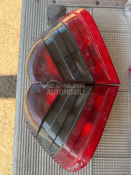 štop lampa w210 za Mercedes Benz E Klasa od 1999. do 2002. god.