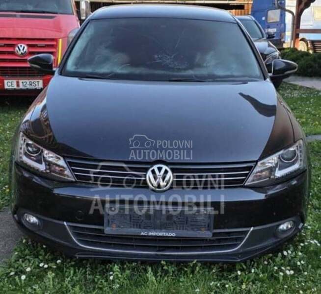 Volkswagen Jetta 1.6 -  kompletan auto u delovima