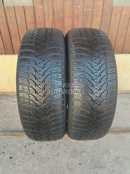 Kumho 215/60 R17 Zimska